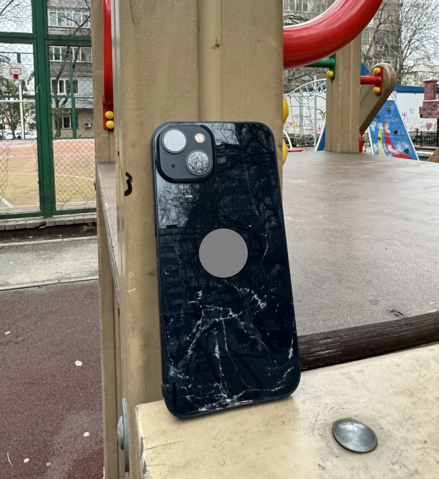 Замена заднего стекла iPhone в Алматы