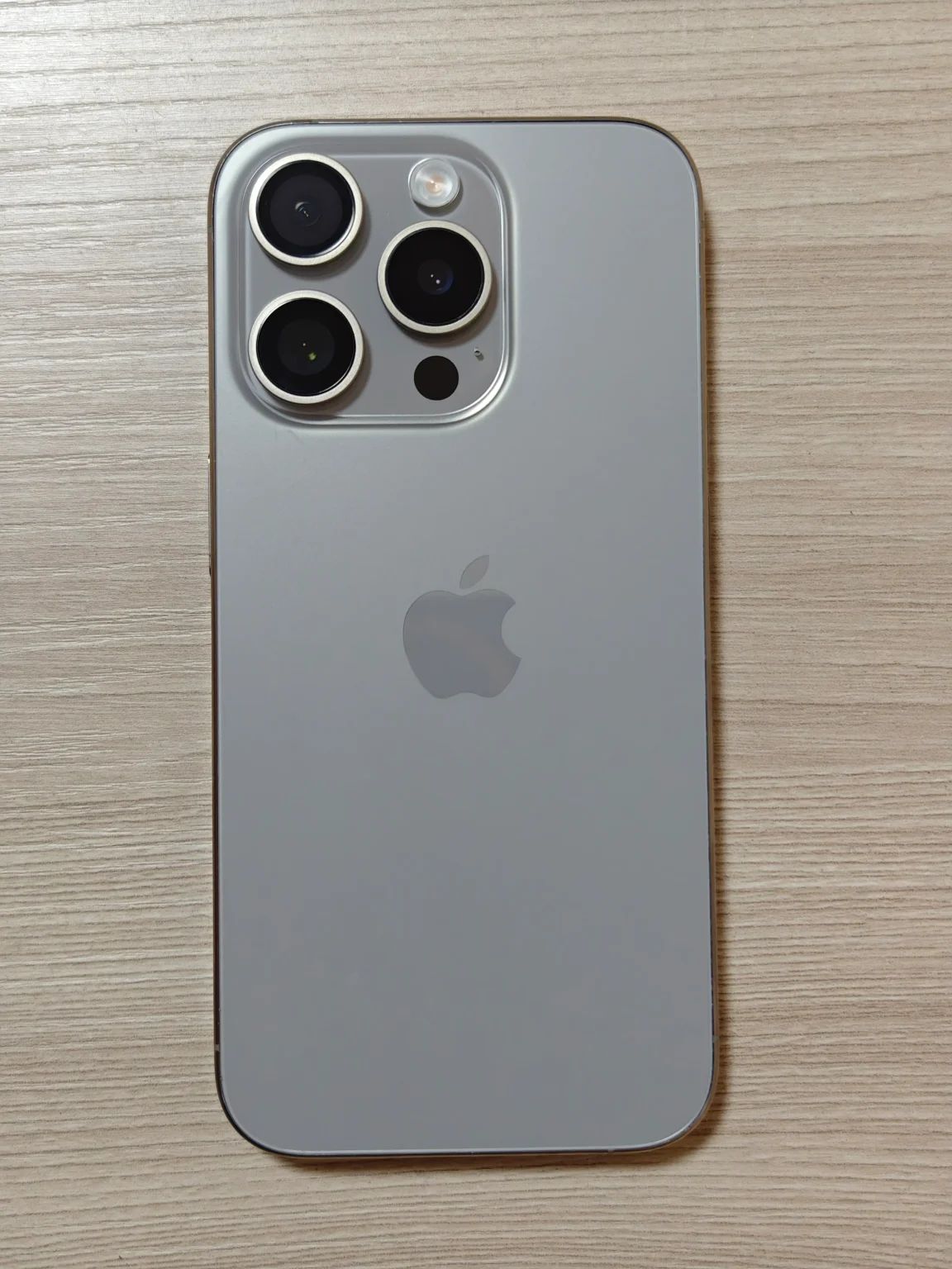 Замена задней крышки iPhone 15 Pro в Алматы