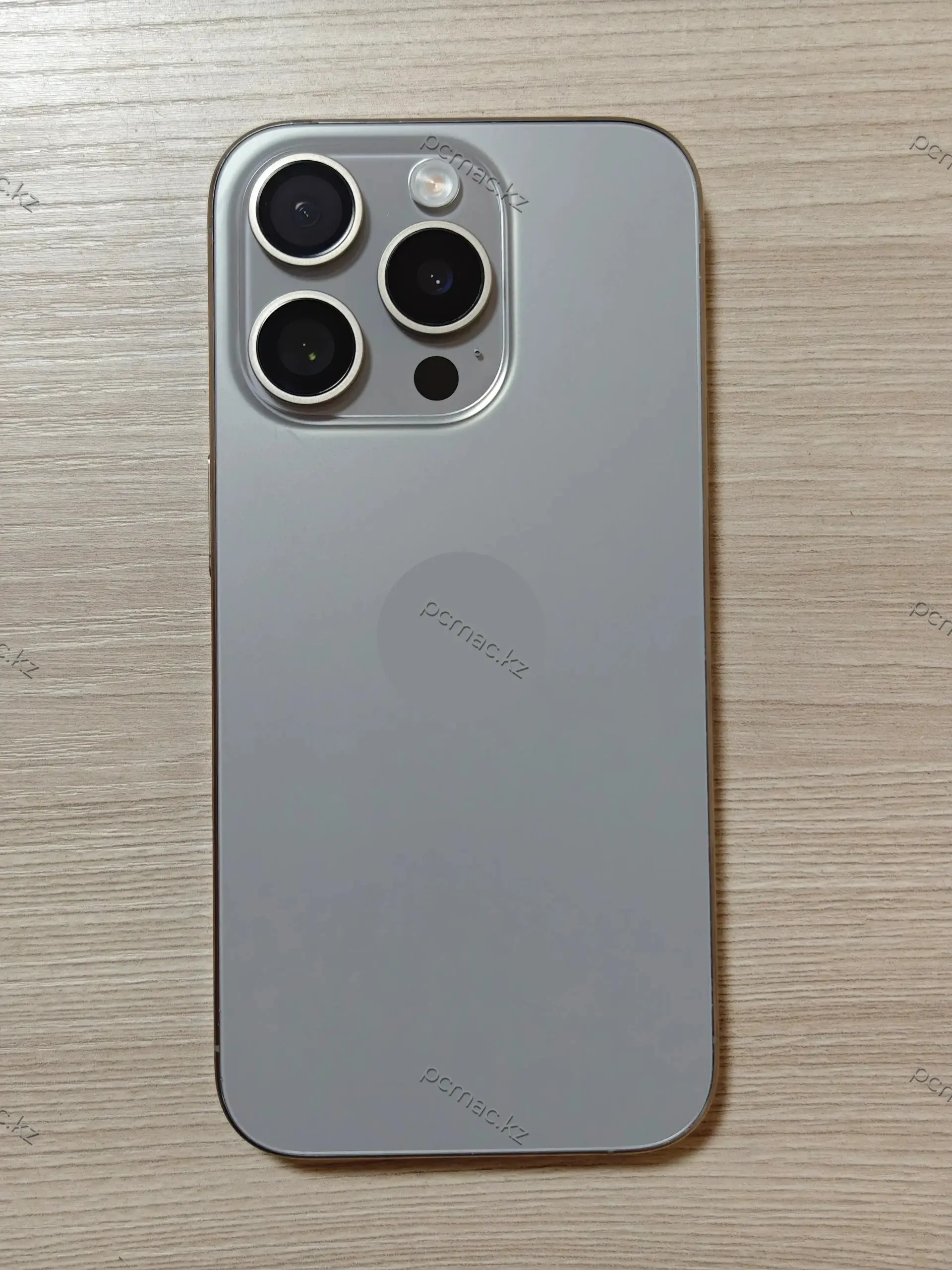 Замена задней крышки iPhone 15, 16, 17 в Алматы